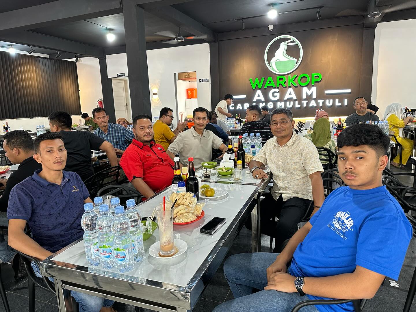 Warkop Agam berlokasi di Jalan Multatuli, Medan menjadi Warmindo (Warung Makan Indomie) yang sangat populer