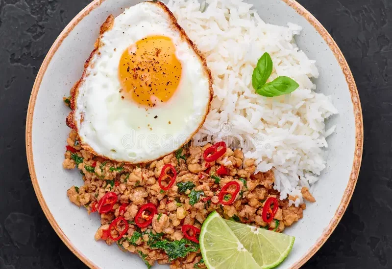 Rahasia Dapur Moo Pad Krapow Lezatnya Nasi Goreng Babi Pedas